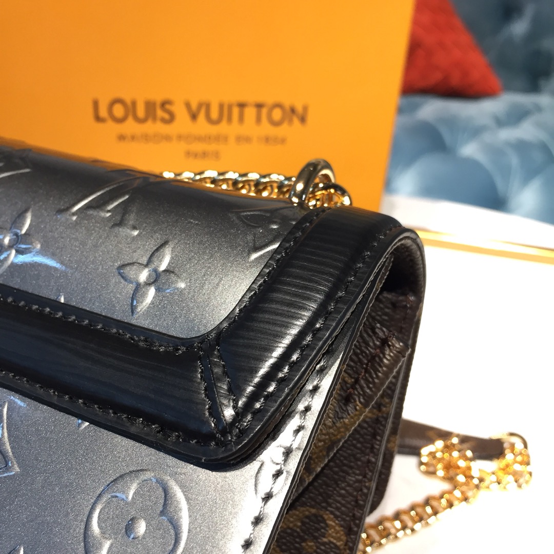 Louis Vuitton LV WYNWOOD Tote Handbag M90516